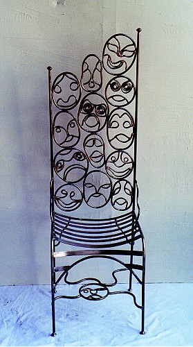 Chaise 14 têtes